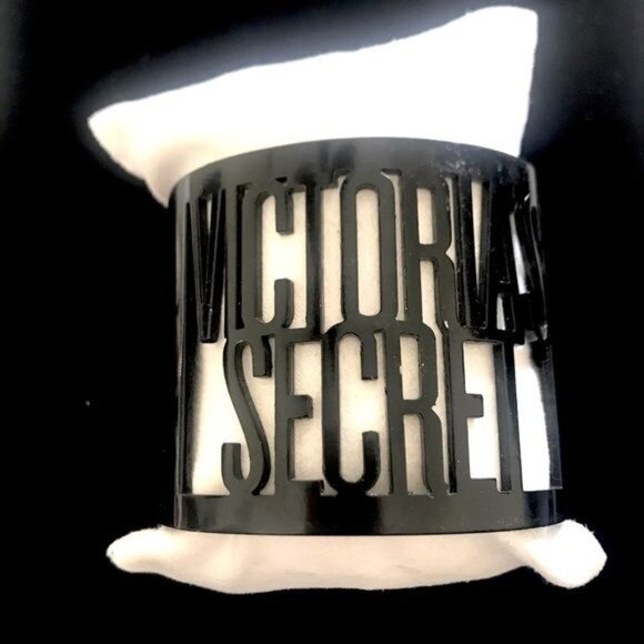Victoria’s Secret laser cut cuff bracelet black - Picture 1 of 8